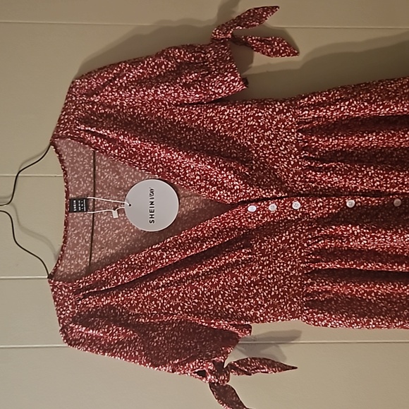 NWT Red and White Dress. Women's size Small. - Picture 2 of 10